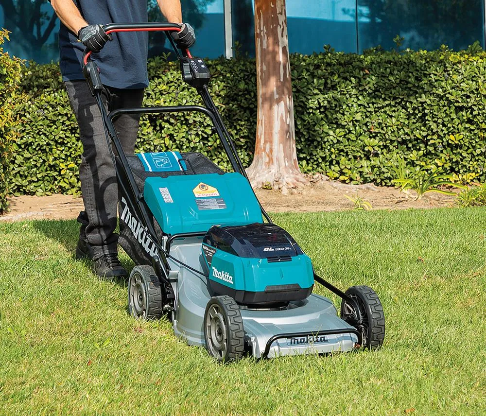 Makita 53cm Lawn Mower Kit Twin 18V LXT Li-ion Cordless Garden Grass Outdoor 4 x 5Ah Battery and Dual Rapid Charger DLM533PT4