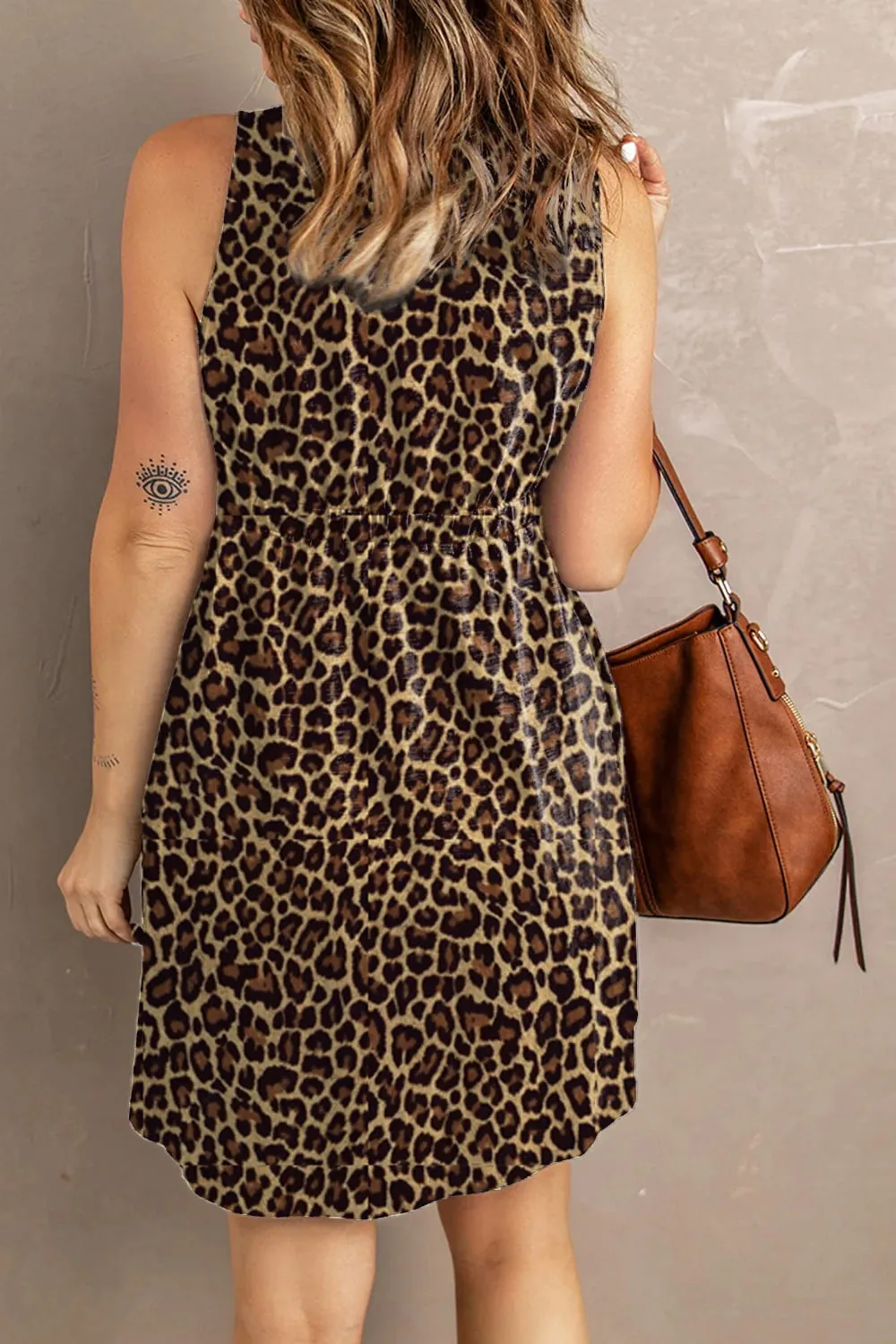Rosie Printed Scoop Neck Sleeveless Buttoned Magic Dress