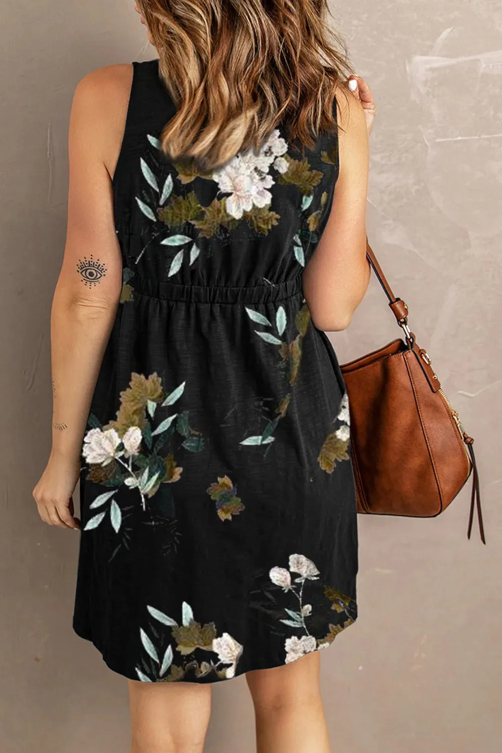 Rosie Printed Scoop Neck Sleeveless Buttoned Magic Dress