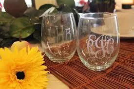 Strahl Engraved Acrylic Wine Glass- Stemless